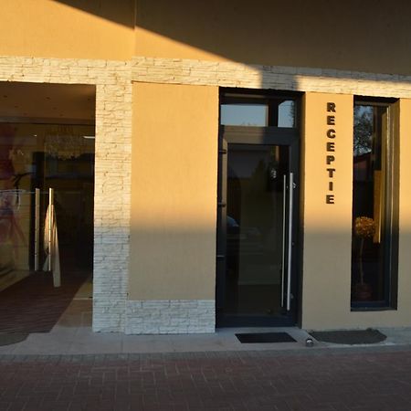 Hotel Nova Buzau Exterior foto
